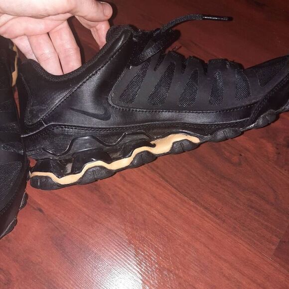 Mens Nike Shoes - Picture 3 of 6